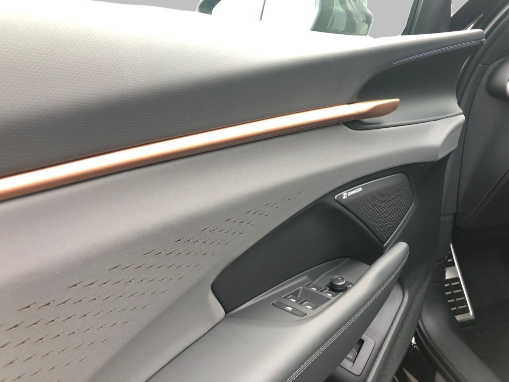 Fahrzeugabbildung CUPRA Terramar 1.5 eTSI DSG AHZV Edge Paket Sennheiser