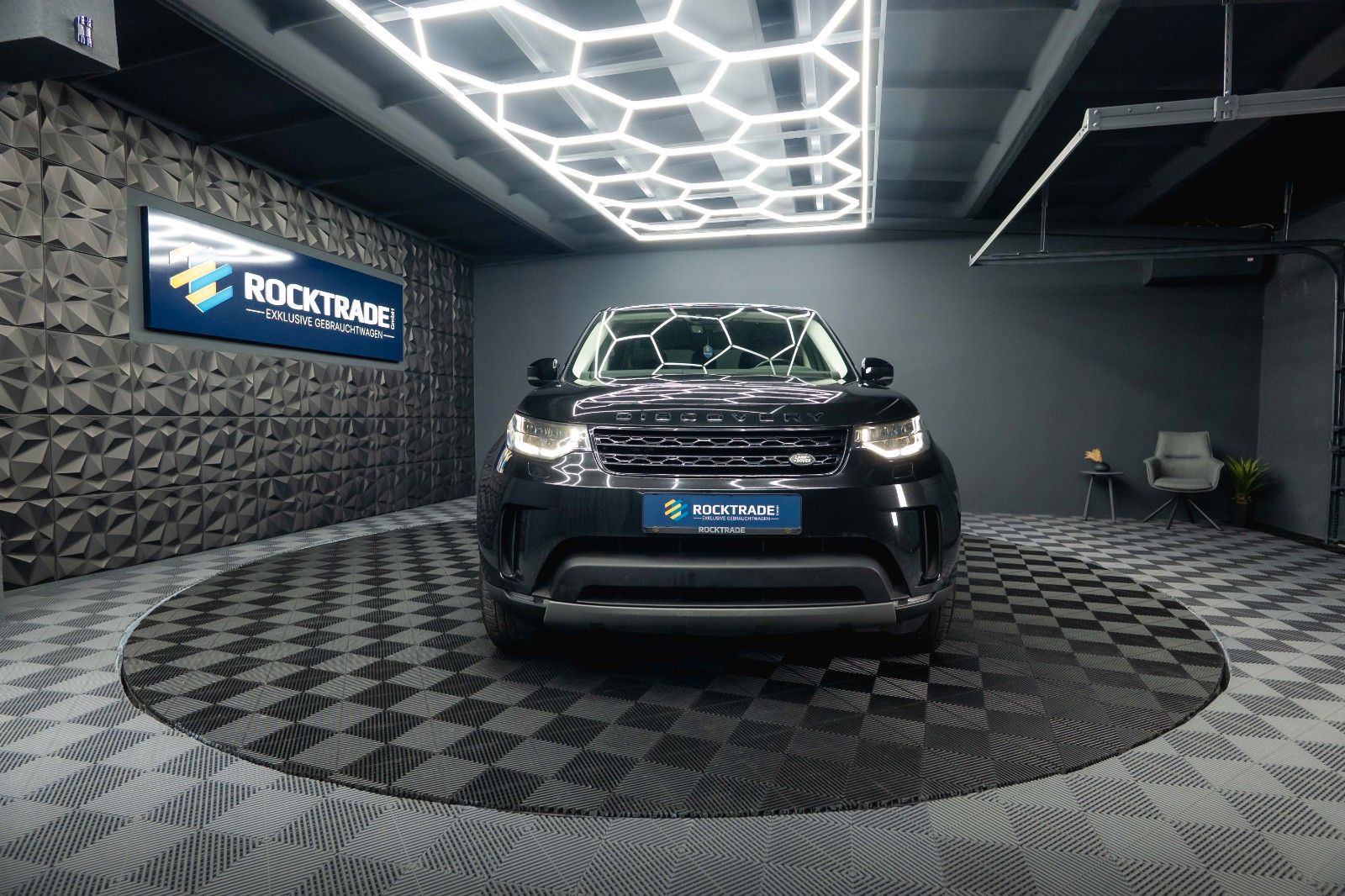 Fahrzeugabbildung Land Rover Discovery 5 2.0 TD SD4 HSE BLACK 4x4 *AHK*LED*