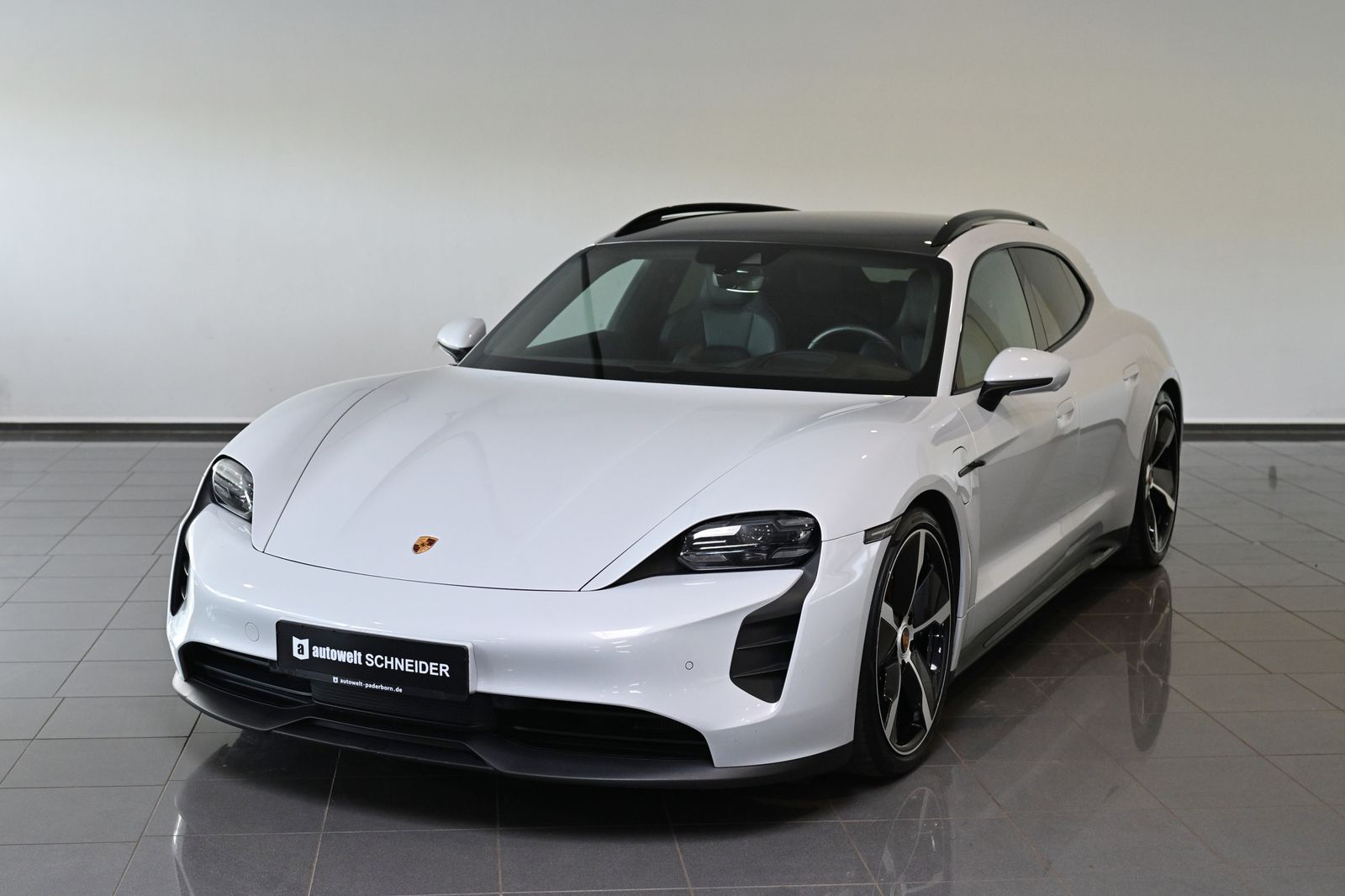 Porsche Taycan GTS Sport Turismo Panorama HUD BOSE 21"
