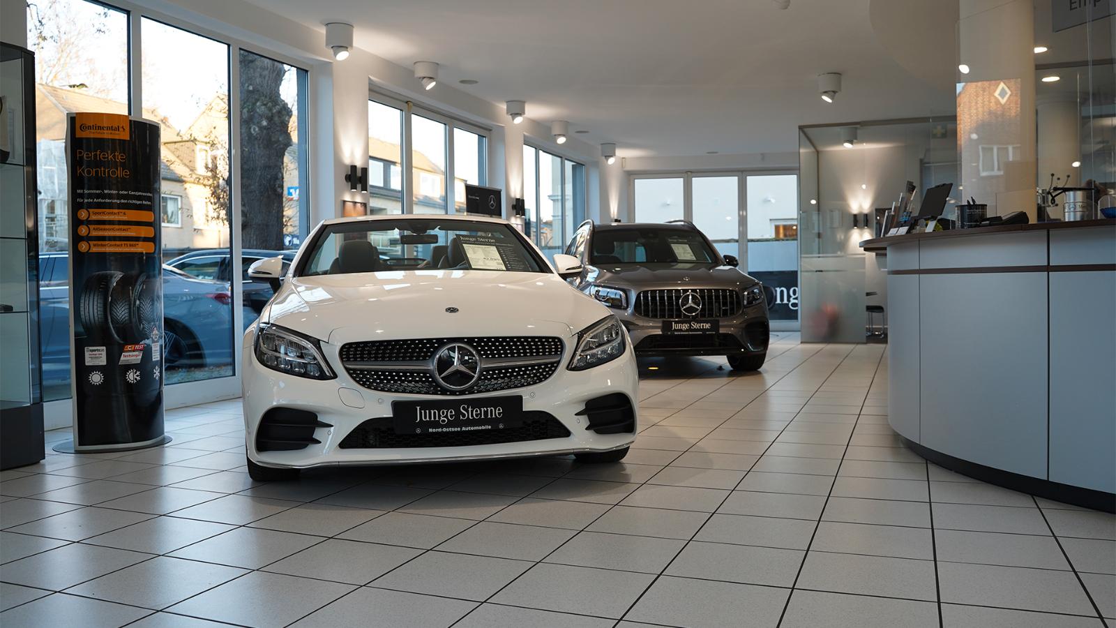 showroom-image-top