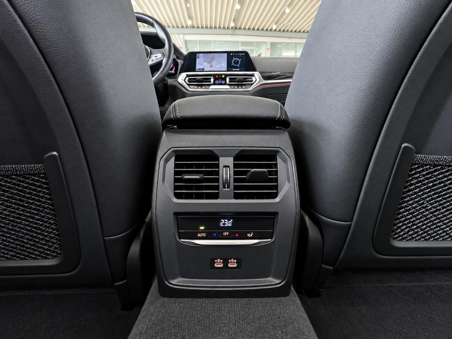 BMW 330d xDrive SAG LUXURY LEDER VIRTUAL  PANO LED