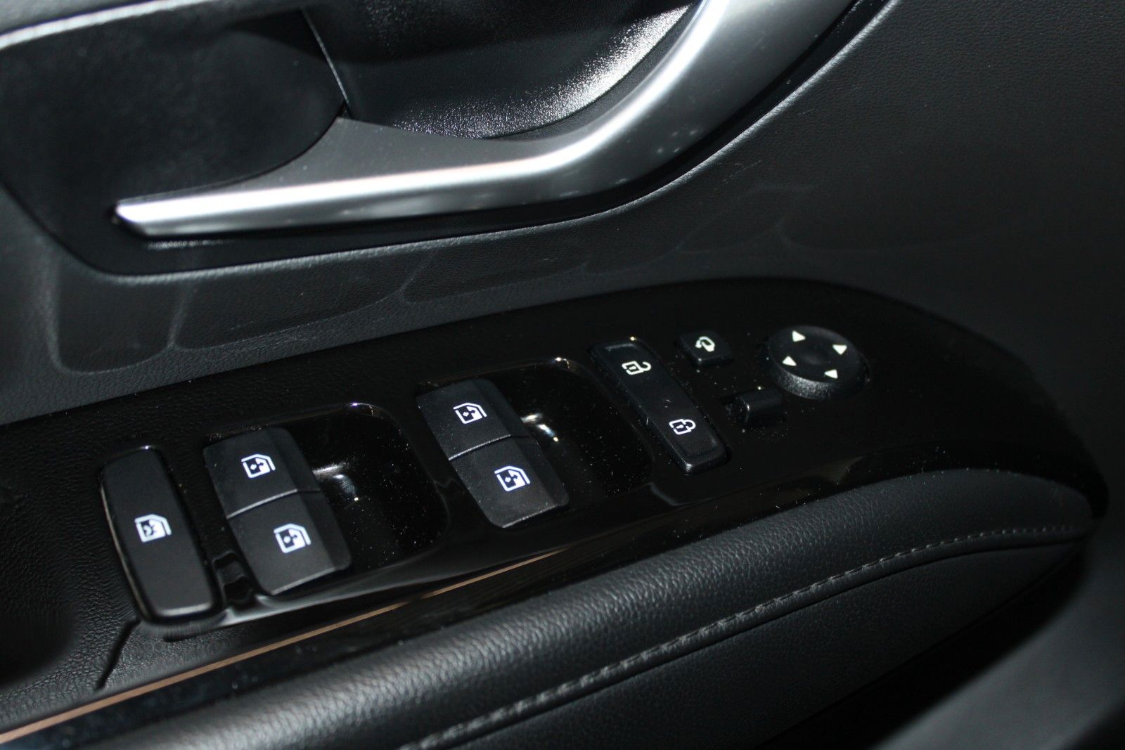 Fahrzeugabbildung Hyundai TUCSON MHEV Trend Aut. NAVI ACC LED SHZ CAM