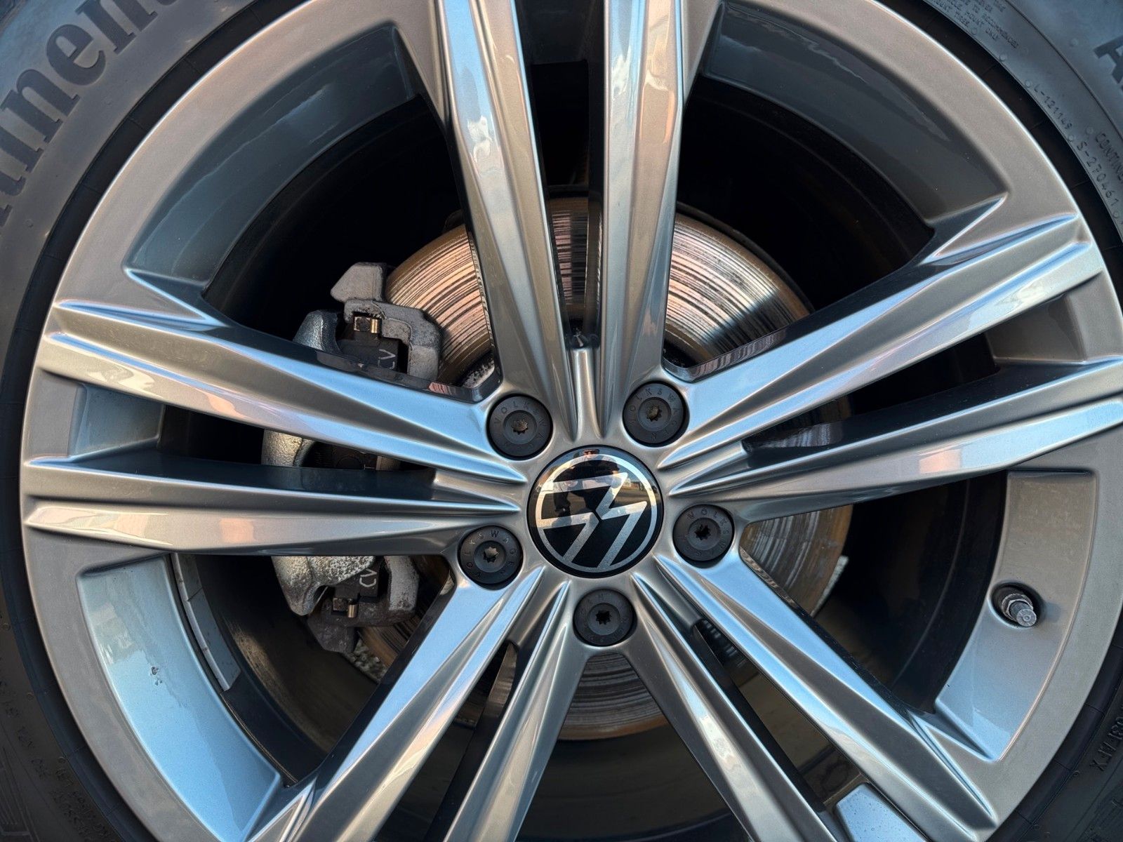 Fahrzeugabbildung Volkswagen Arteon Shooting Brake R-Line 2.0 TSI