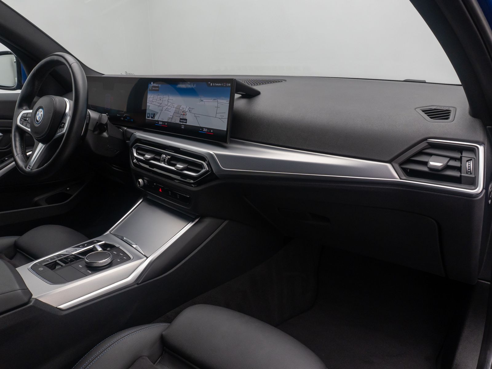 Fahrzeugabbildung BMW 320e M Spot DAB Widscreen PDC CockpitPlus 19Zoll