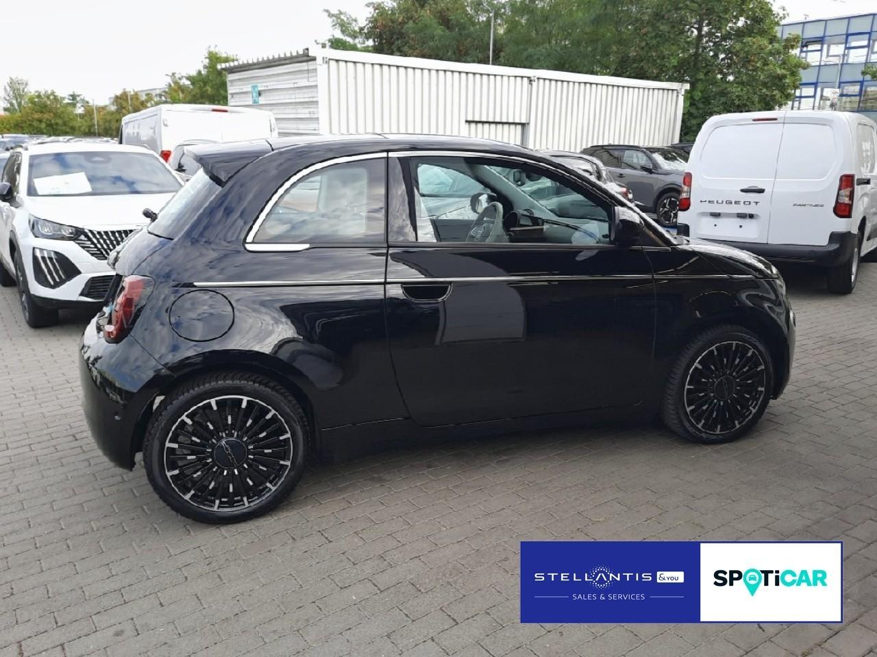 Fiat 500e La Prima Pano Navi SHZ