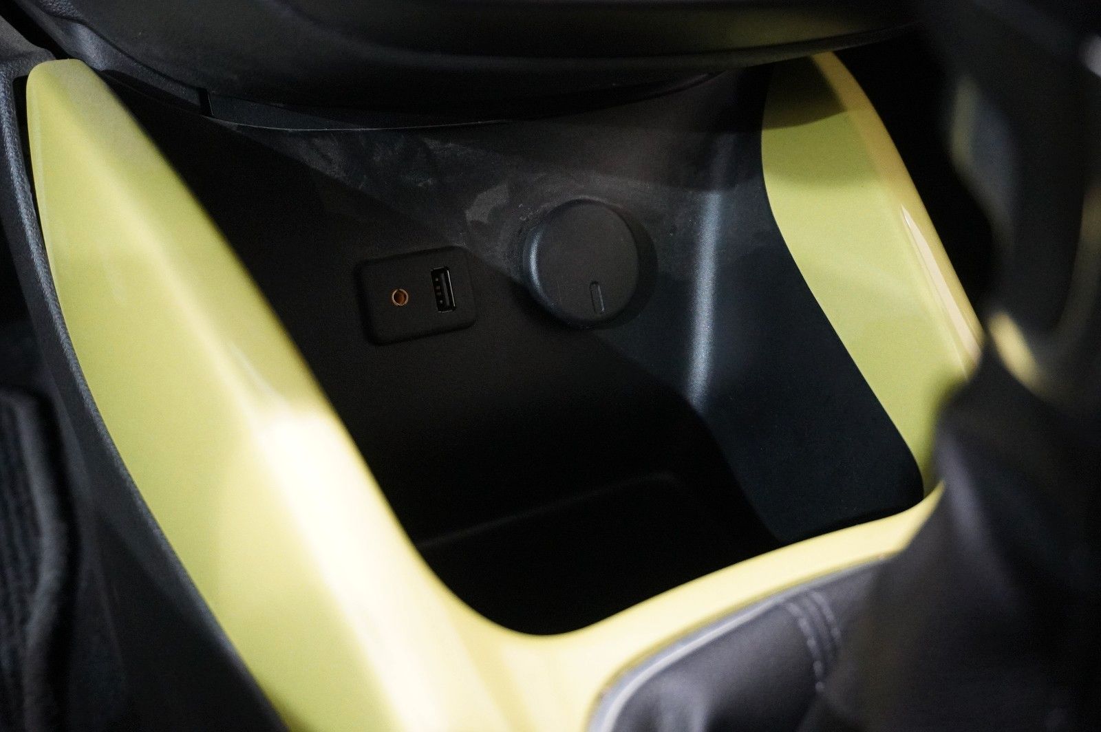 Fahrzeugabbildung Opel Adam 1.2 JAM KLIMA/SPORT/TEMP./USB/CITY/TOUCH