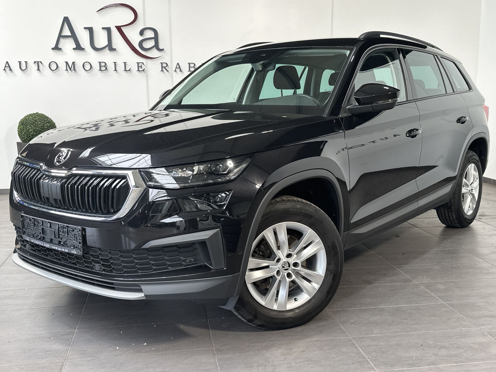 Fahrzeugabbildung SKODA Kodiaq Ambition NAV+LED+ACC+AHK+KAMERA+CARPLAY