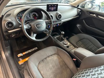 Audi A3 attraction *KLIMA*BI-XENON*TEMPOMAT*