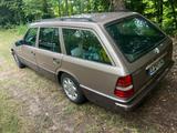 Mercedes-Benz Mercedes Benz W124 220 T Kombi Benzin MOPF - Mercedes-Benz 220 mit Benzin-Antrieb: Kombi