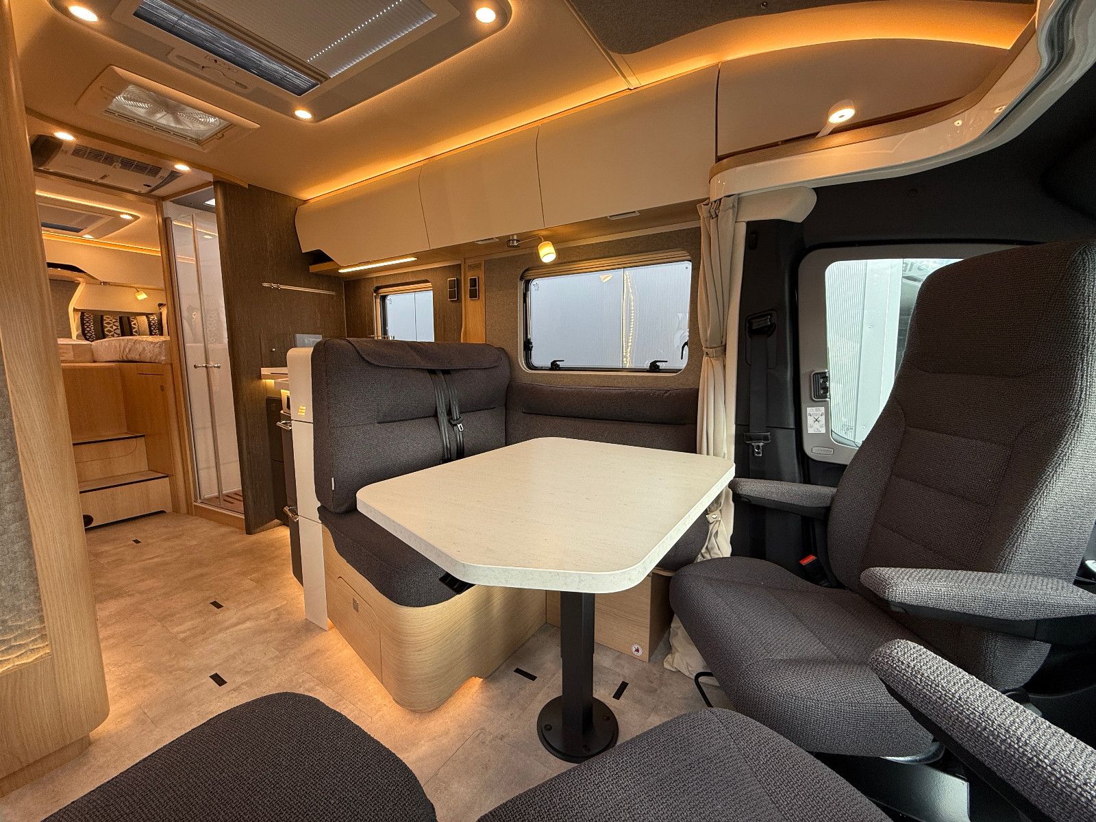Fahrzeugabbildung HYMER / ERIBA / HYMERCAR B-Klasse ML T BlackLine 780 - Vollausstattung!