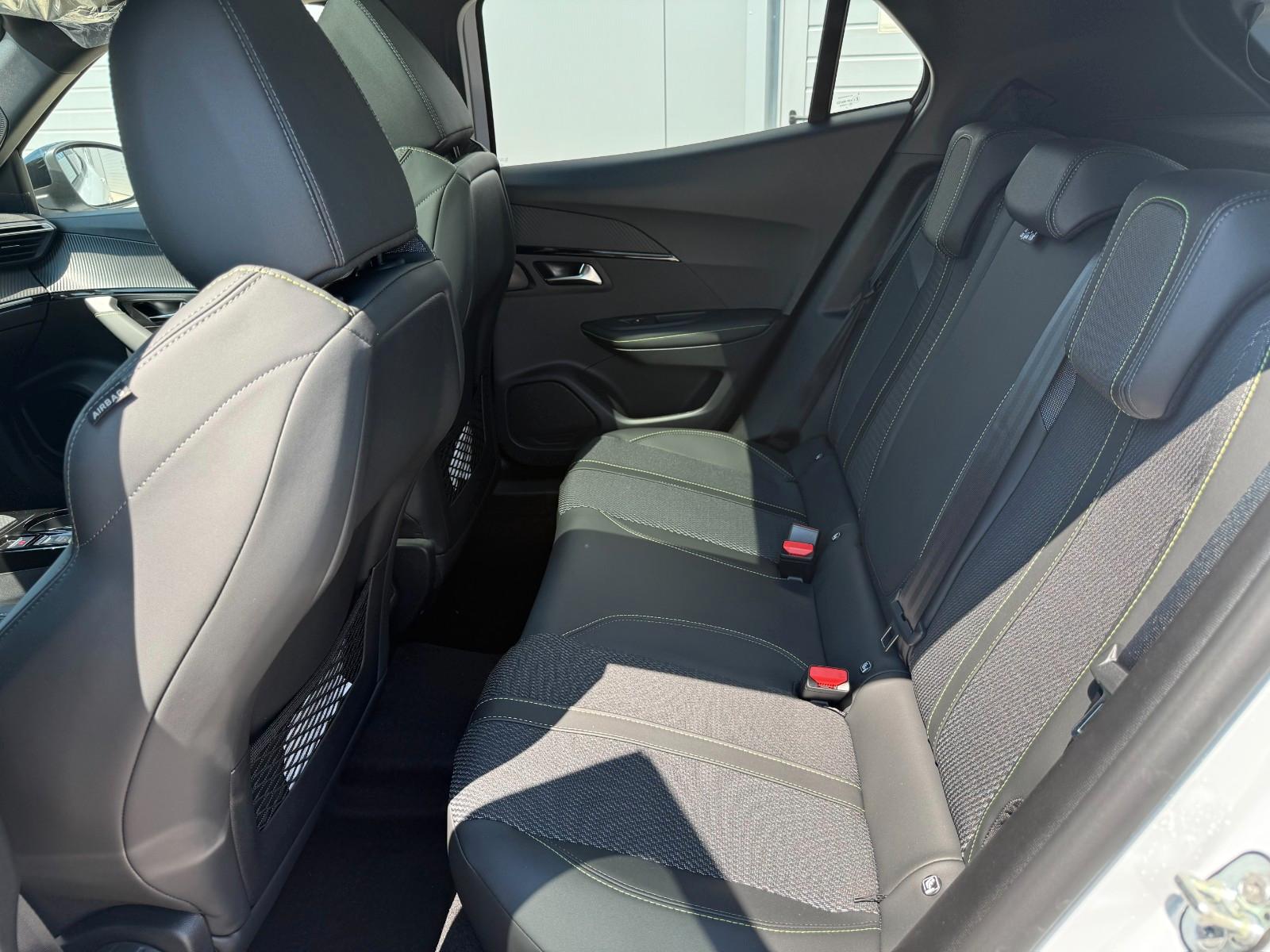 Peugeot 2008 Hybrid 145 GT