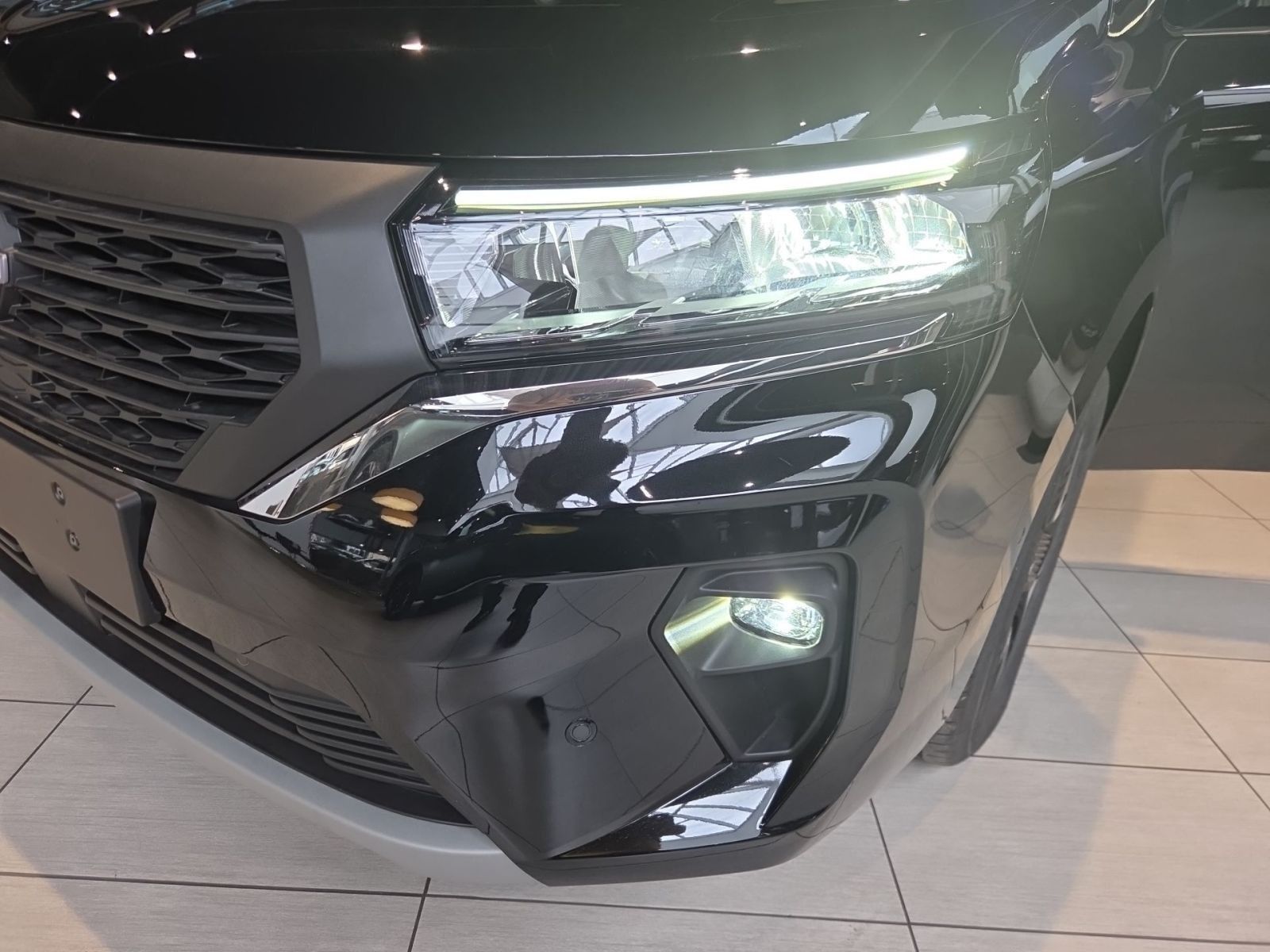 Fahrzeugabbildung Nissan Townstar DIG-T 130 PS L2 Tekna Schalter *NAVI*DA