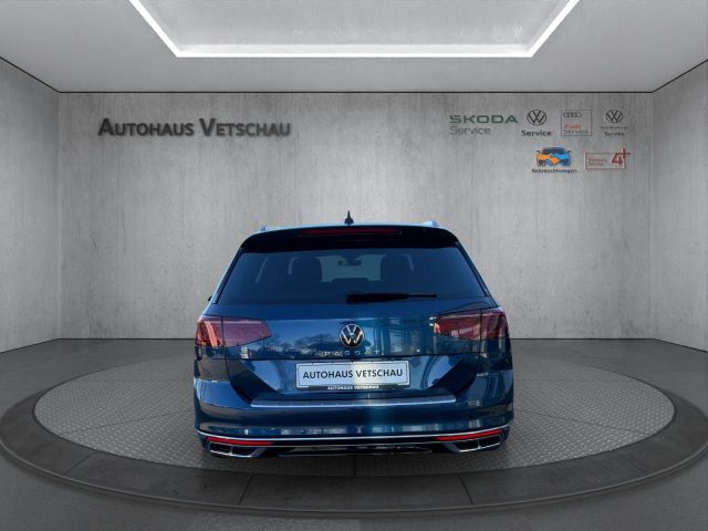 Passat Variant 1.5 TSI DSG R-Line Sportpaket LED