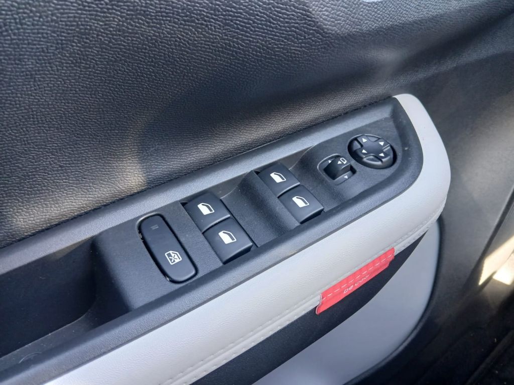 Fahrzeugabbildung Citroën e-C3 MAX *Winter-Paket*LED*11 kW Lader*Navi*Cam*