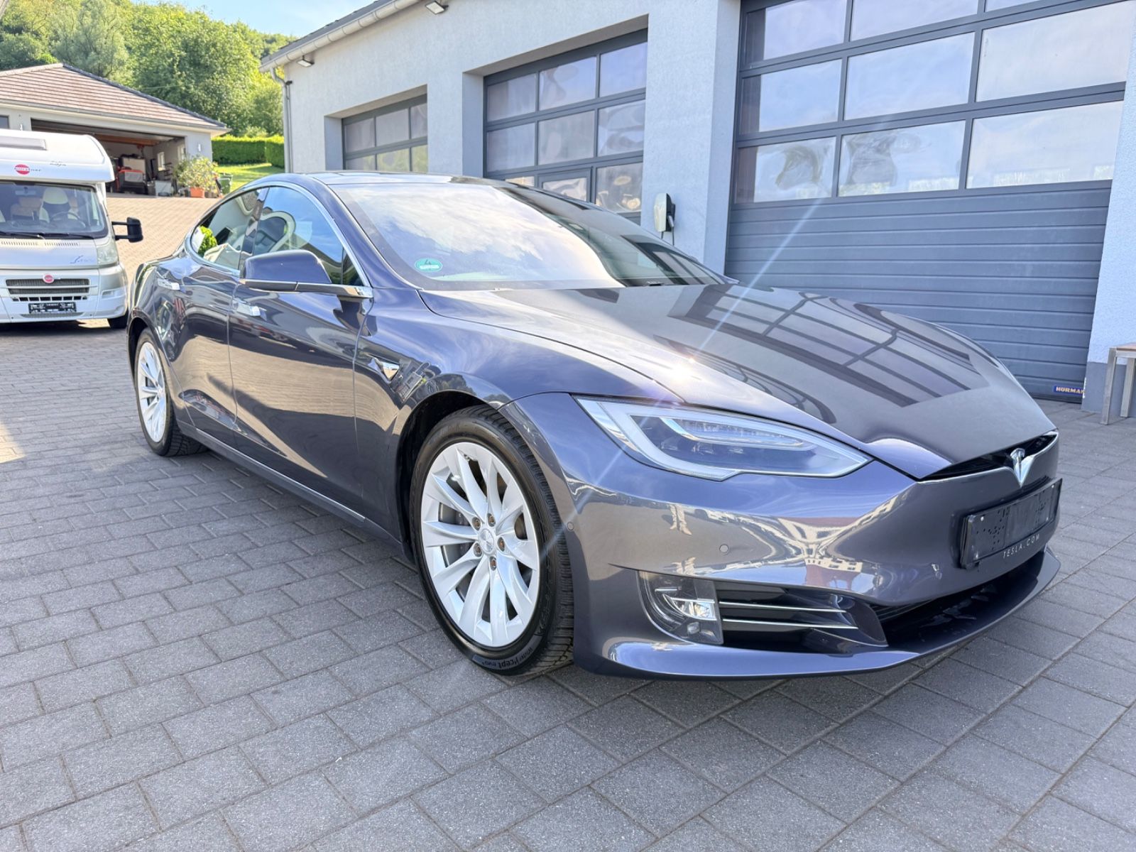 TESLA Model S Dual 100 D | Panorama | 1. Hand