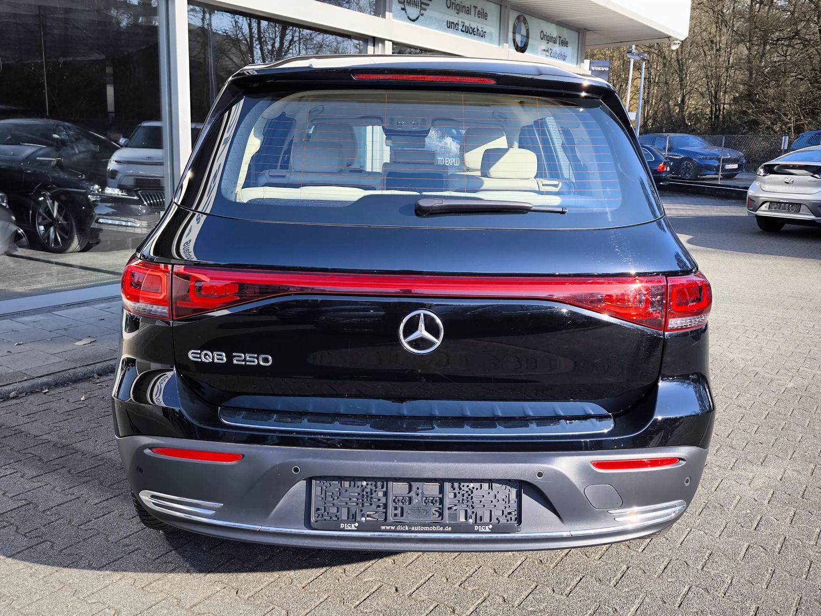 Fahrzeugabbildung Mercedes-Benz EQB EQB 250 Progres 7SI+WIDES+HEAD+LED+SHZ+KAM+