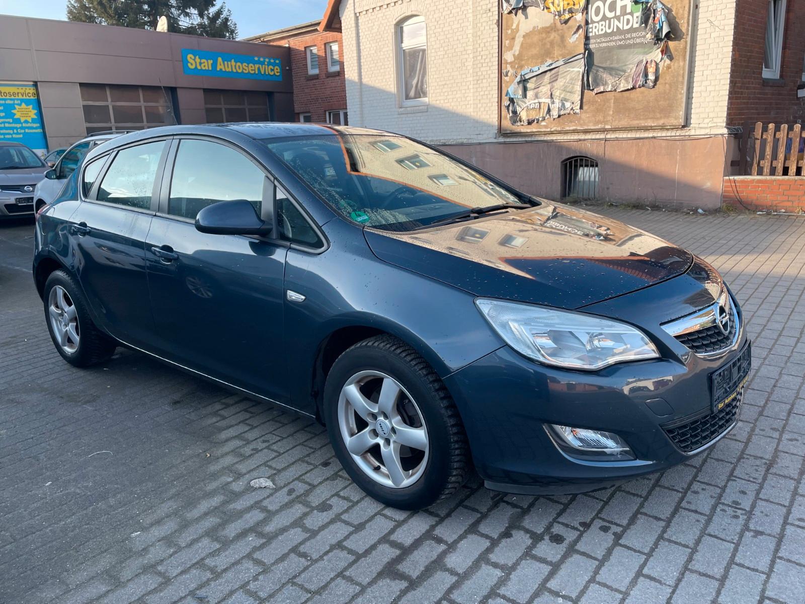 Opel Astra J Lim. 5-trg. Edition