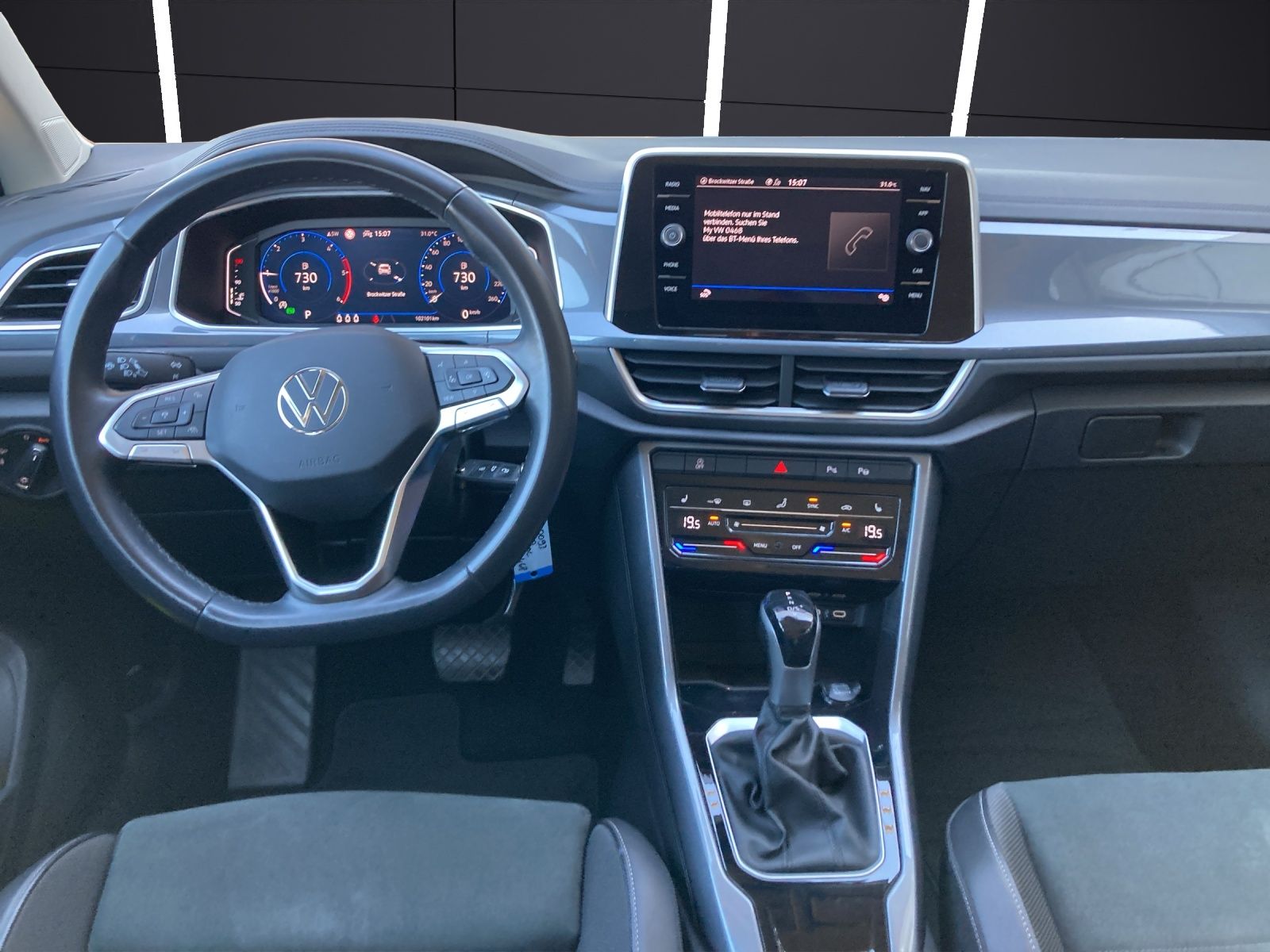 Fahrzeugabbildung Volkswagen T-Roc TDI Style DSG LED Navi ACC AHK PDC