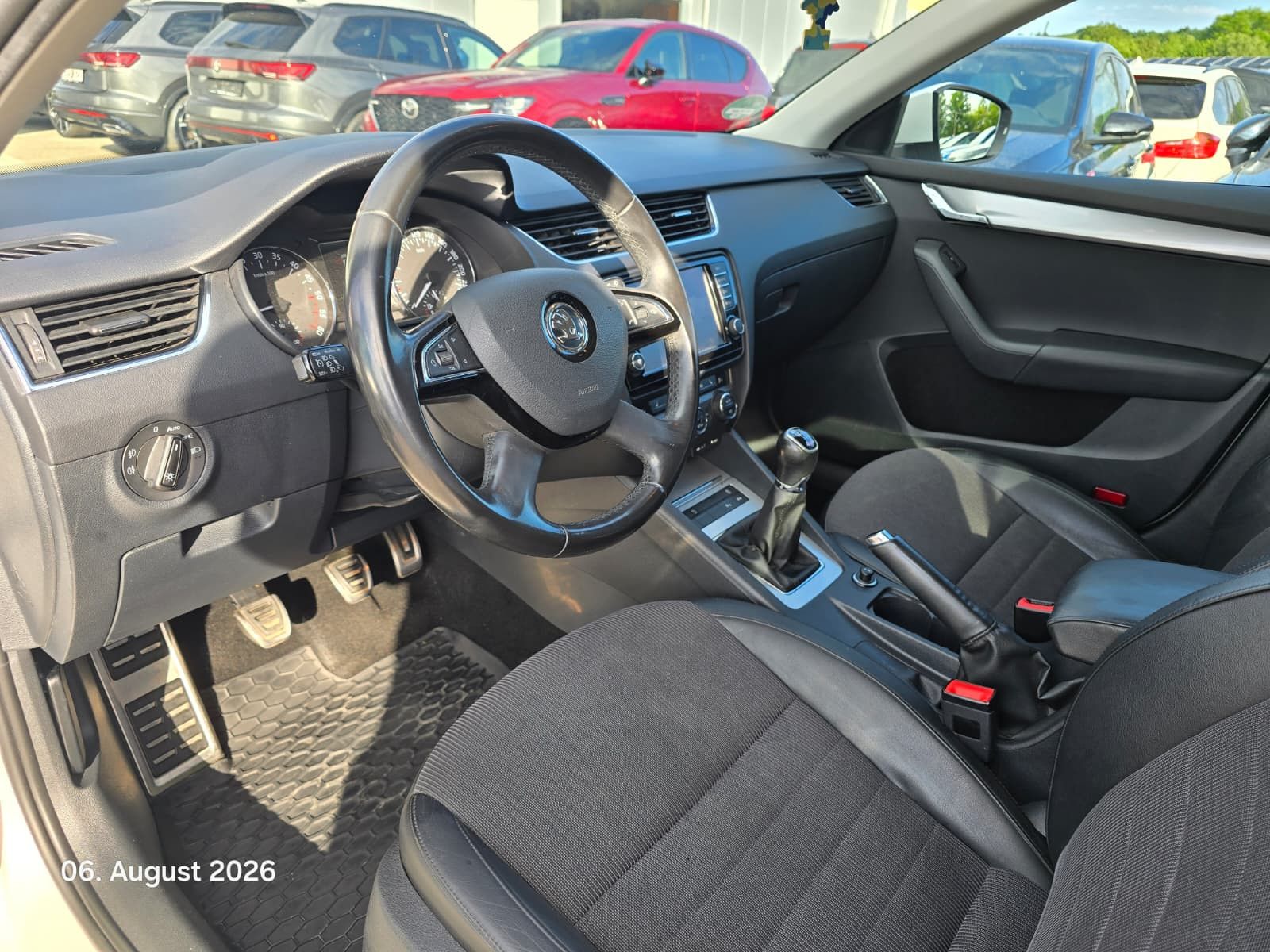 Fahrzeugabbildung SKODA Octavia 2.0 TDI Elegance 4x4 AHK*TEMP*DAB*18"PDC