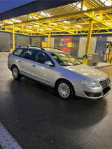 Volkswagen Passat 2.0 TDI DSG TÜV bis 02.2027 - Volkswagen Passat aus 2011: Kombi