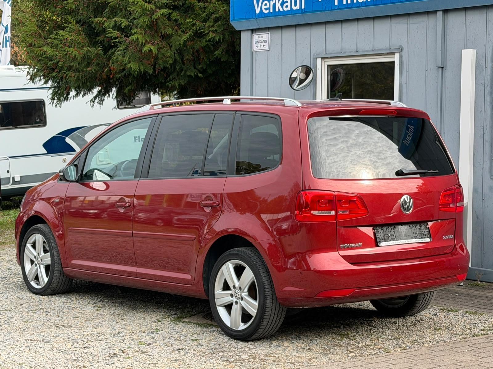 Volkswagen Touran 2.0 TDI DSG Life*140 PS*1.Hand*Temp*Navi