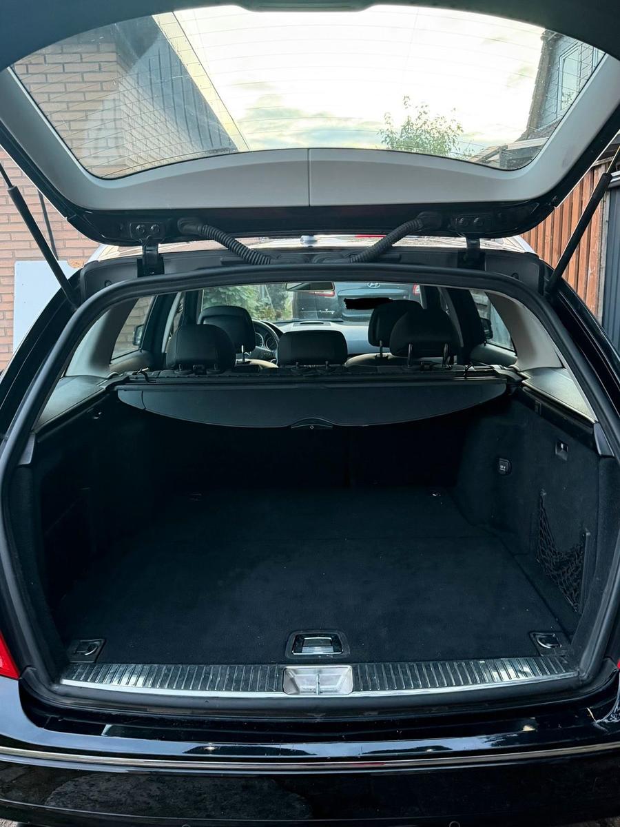 Mercedes-Benz C200 2011 — photo 12