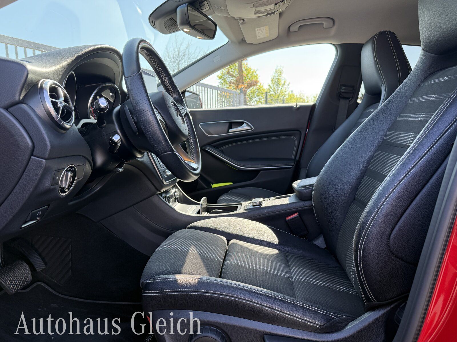 Fahrzeugabbildung Mercedes-Benz CLA 250 Shooting Brake Urban Navi/Distronic/Klim