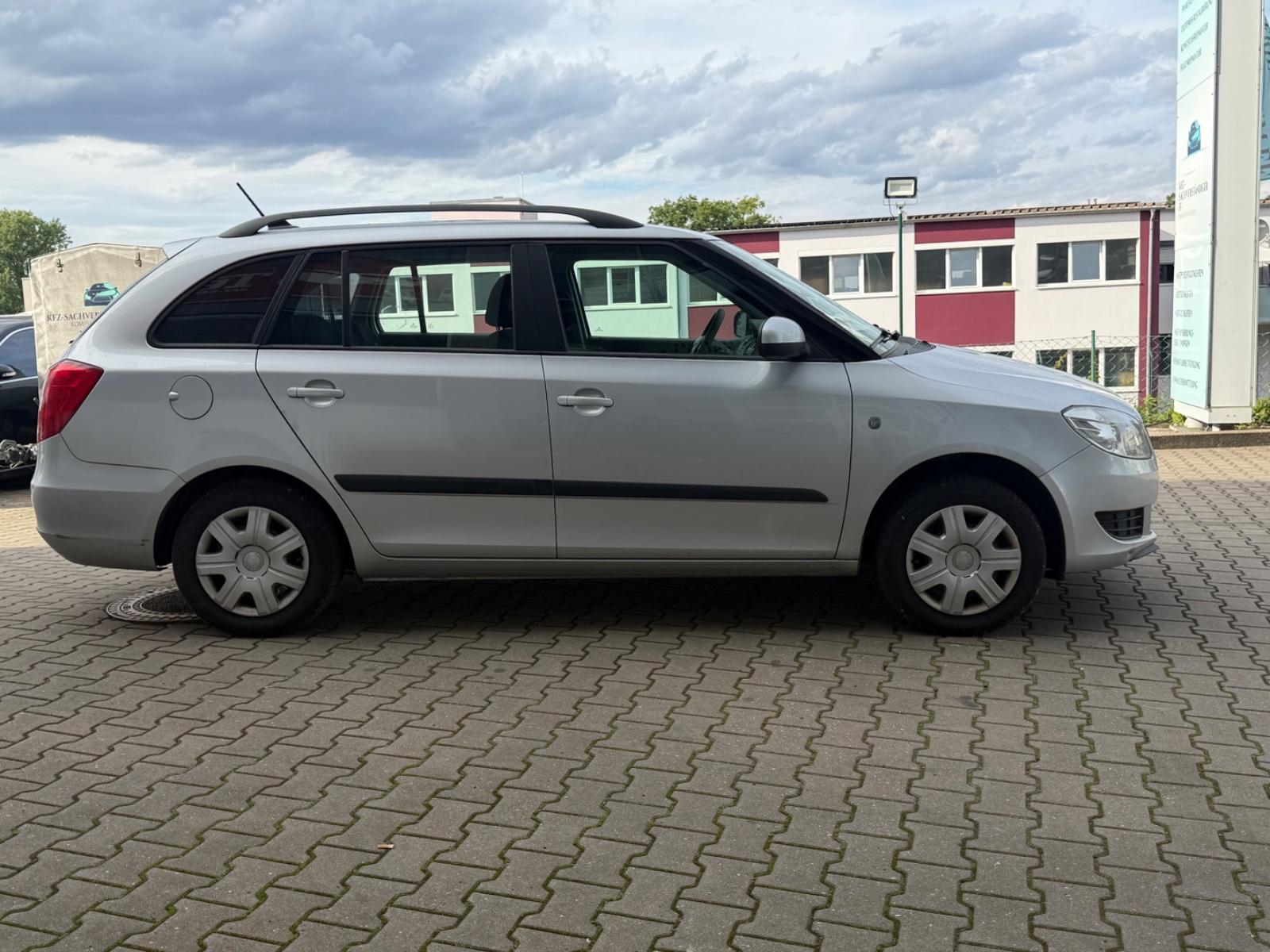 Skoda Fabia 2012 — engine 1.598 cm³, 90 HP (66kW)