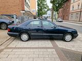 Mercedes-Benz E 280 ELEGANCE Automatik*2.HAND*LEDER*KLIMA*TEMP - gebrauchte Mercedes-Benz E-Klasse aus dem Jahr 2000