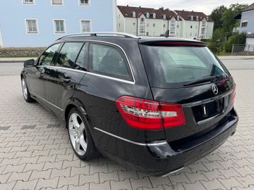 Mercedes E 220 - 2