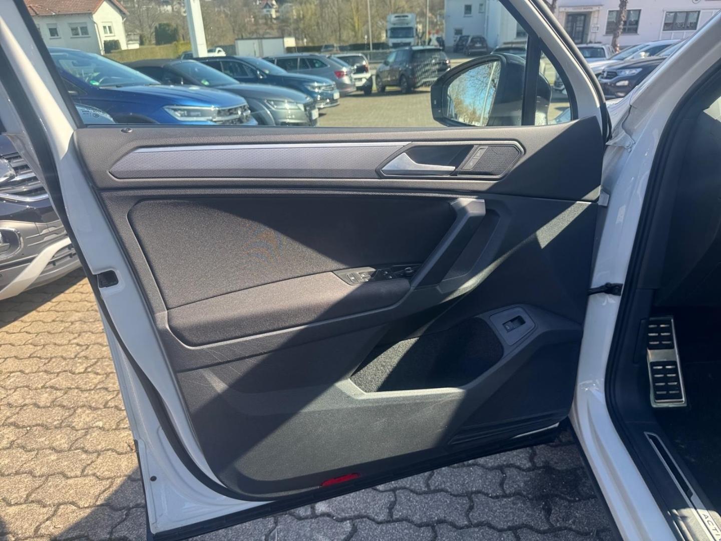 Volkswagen Tiguan Active 2.0 TDI 110kW 7-Gang DSG, миниатюра 15
