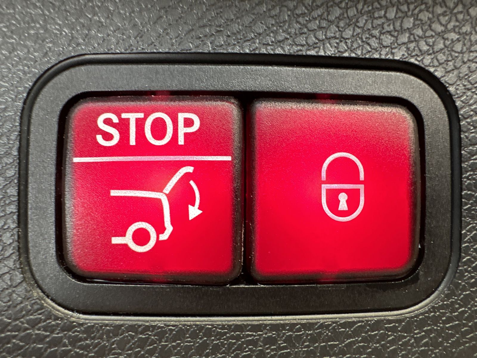 Fahrzeugabbildung Mercedes-Benz E 300de T AMG-Line NAV+LED+360°+BURMESTER+HEADUP