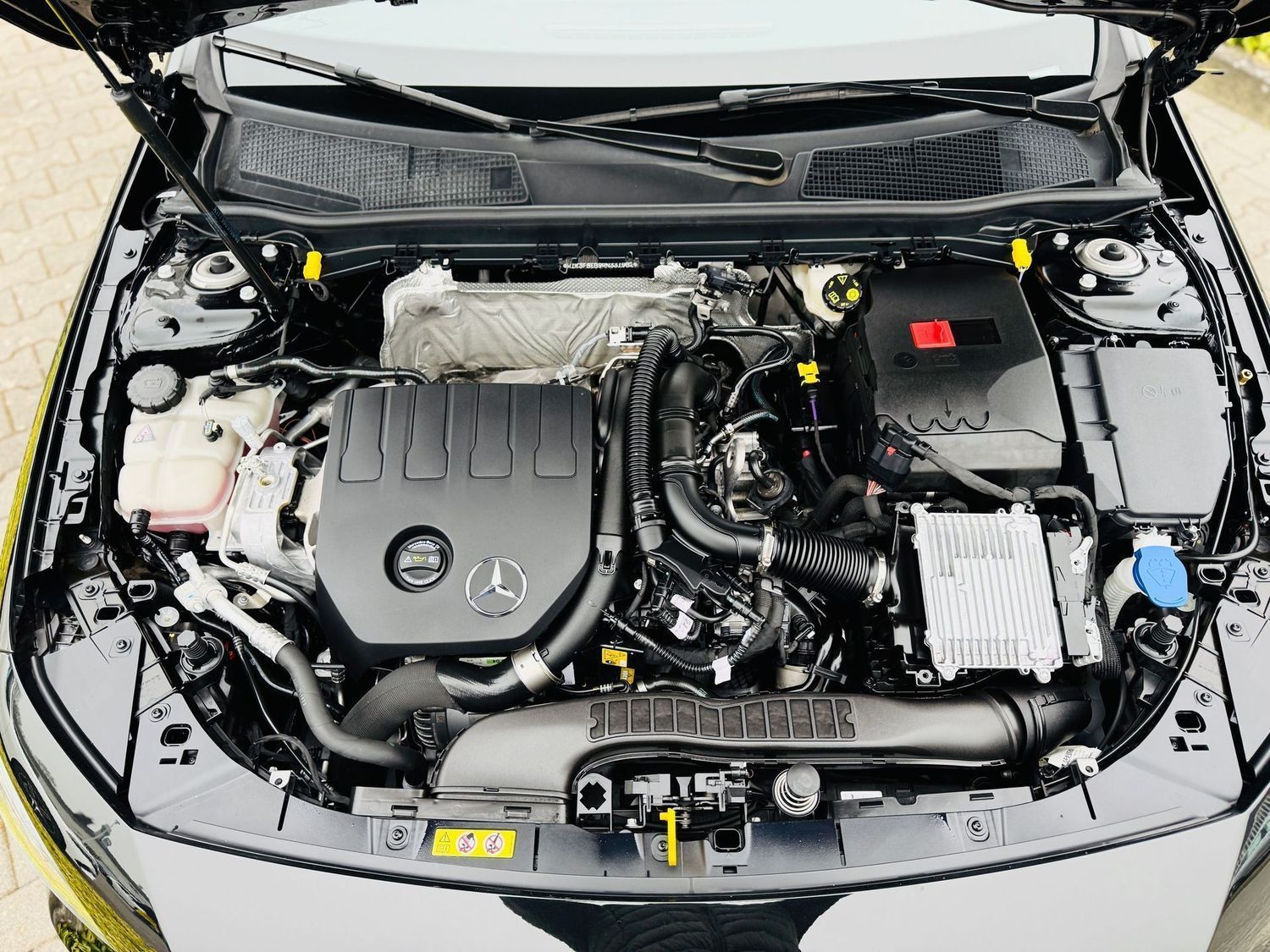 Fahrzeugabbildung Mercedes-Benz A 180 PROGRESSIVE Advanced, Autom, Winter, RFK,