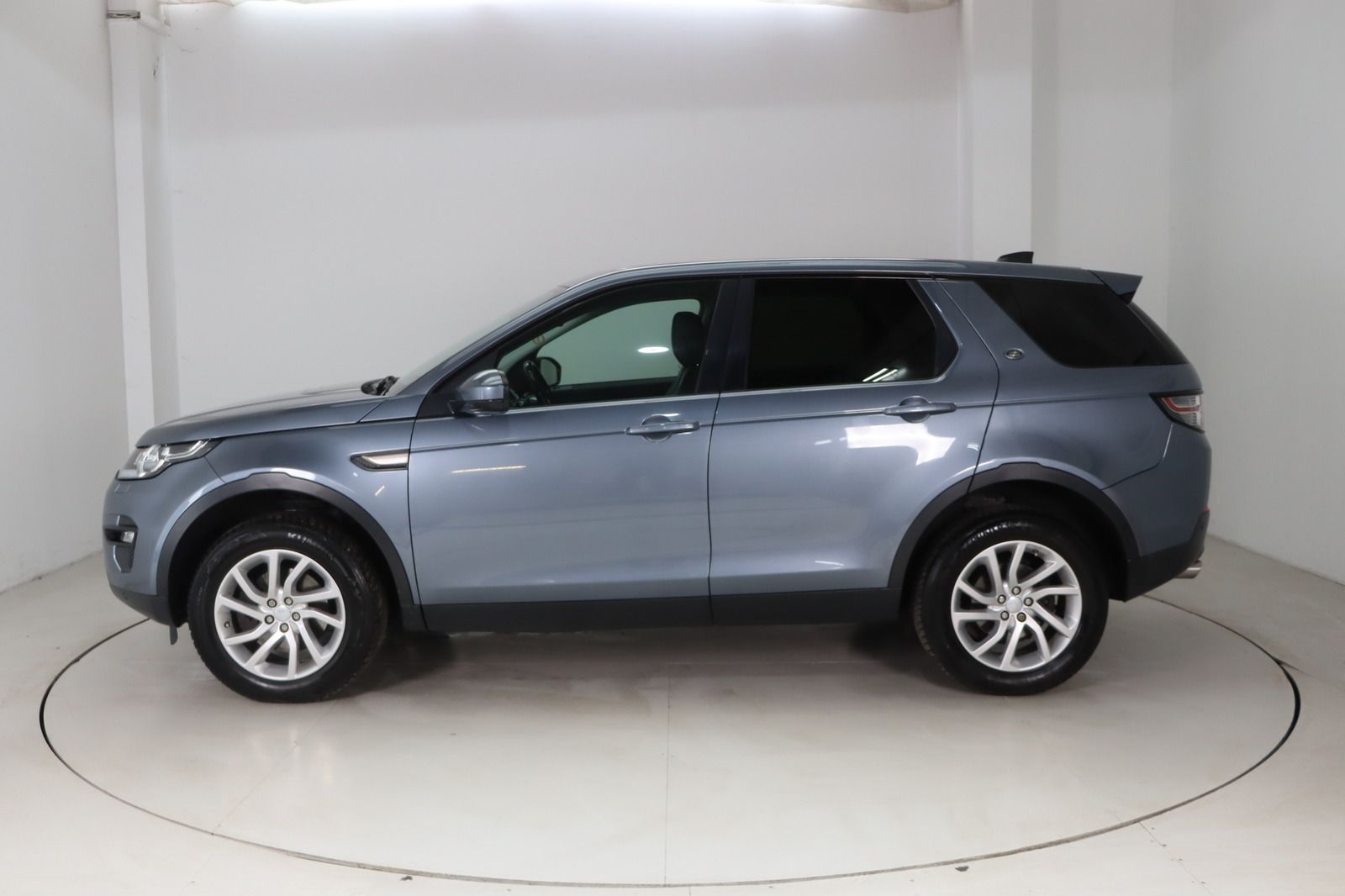 Fahrzeugabbildung Land Rover Discovery Sport 2.0 TD4 SE AWD