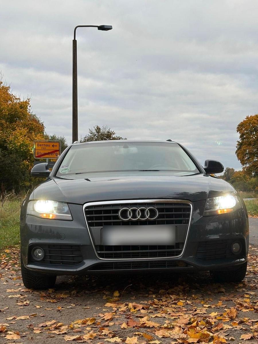 Audi A4 2009 — interior