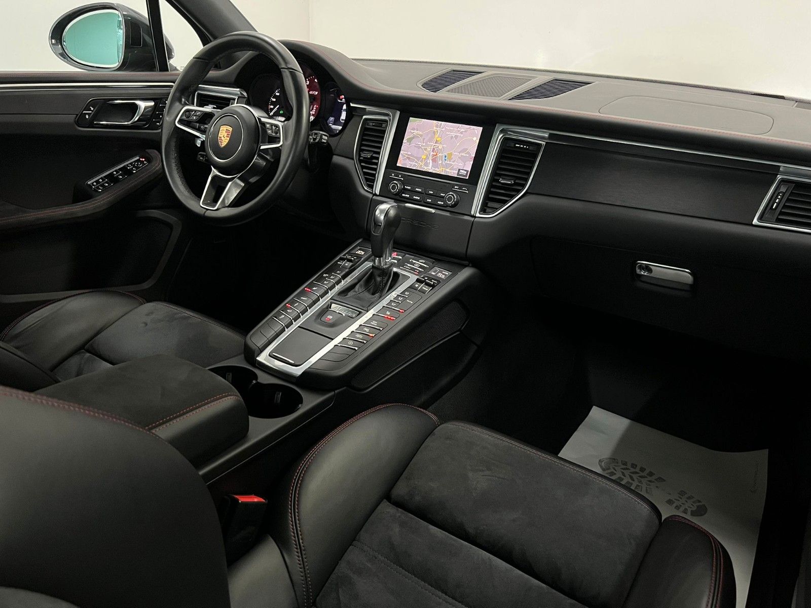 Fahrzeugabbildung Porsche Macan GTS,Navi,LED,AHK,ACC,Bose,Panorama+WR