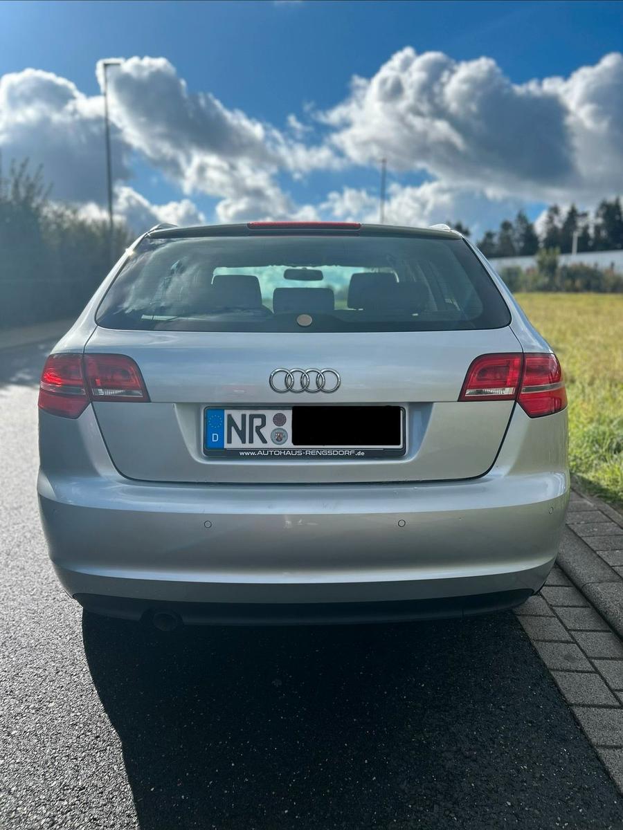 Audi A3 2011 — engine 105 HP (77kW)