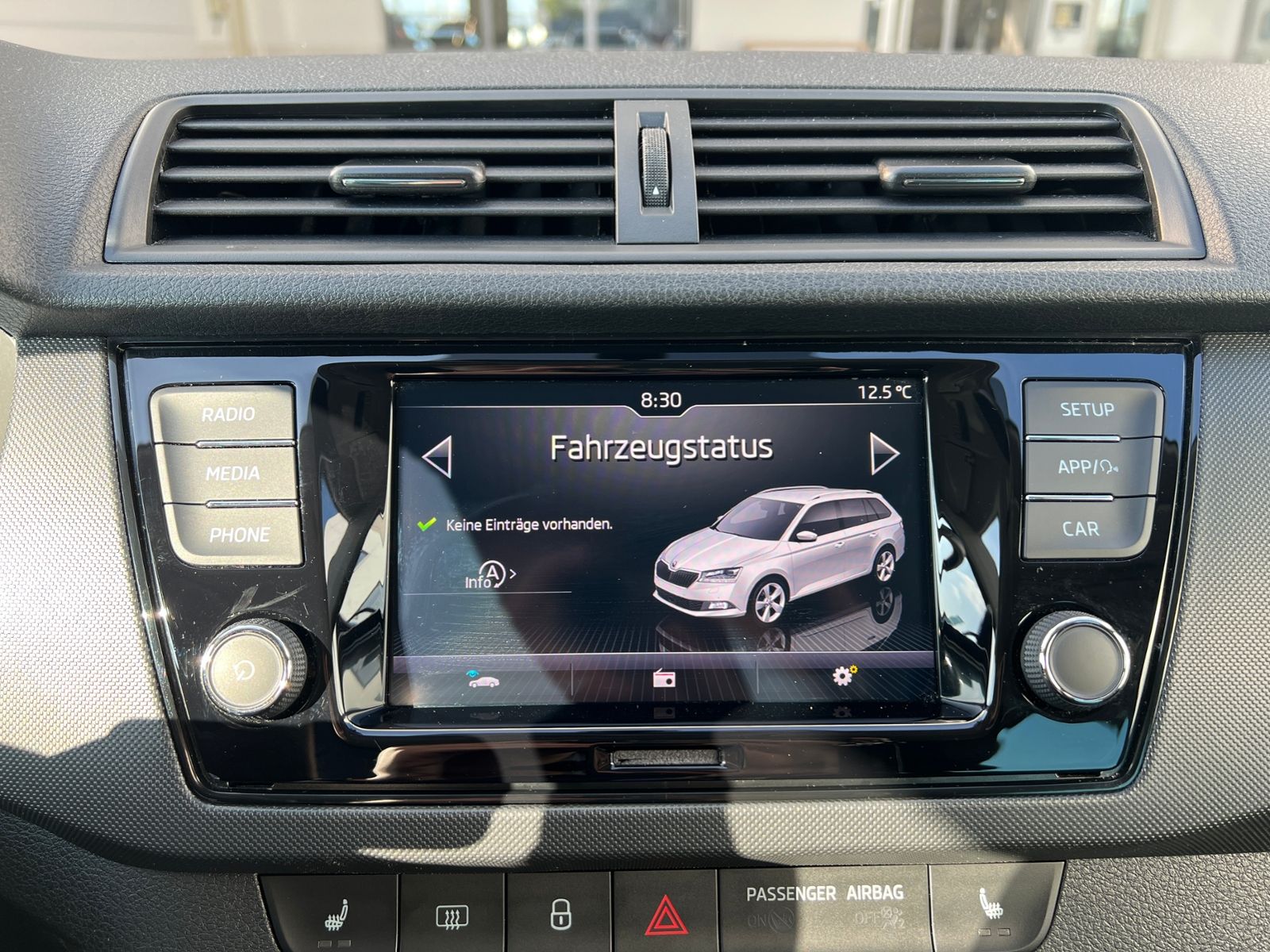 Fahrzeugabbildung SKODA Fabia III Combi Ambition 1.0 TSI DSG *Klima,Sitz