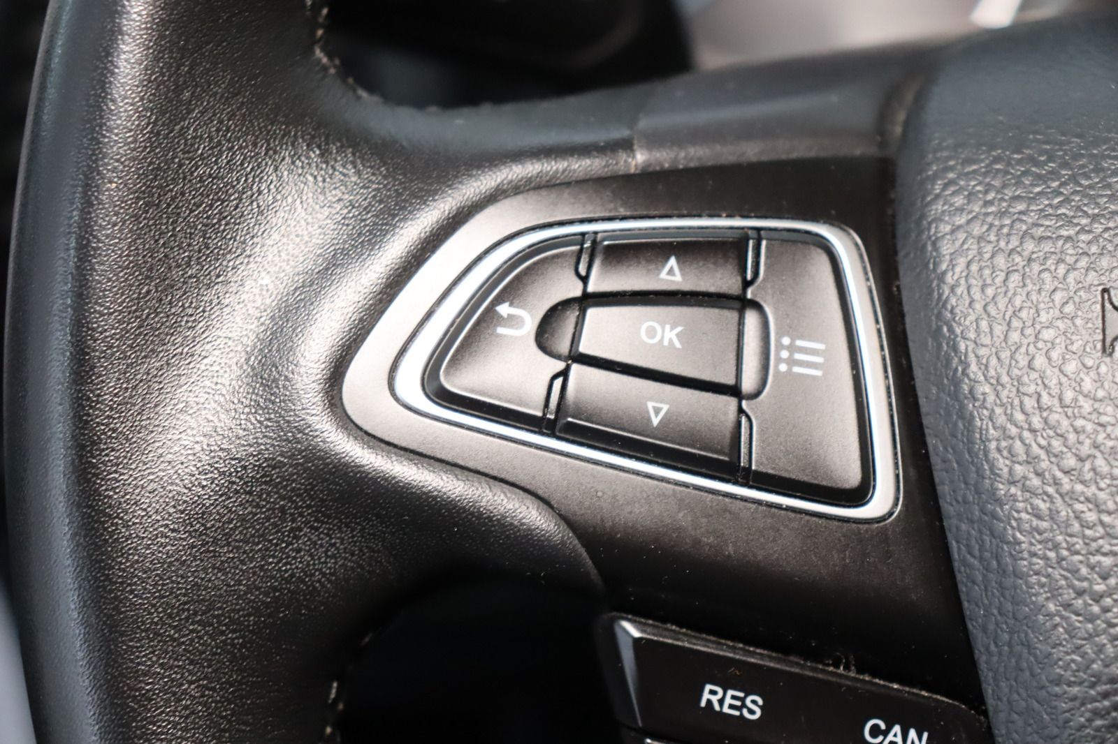 Fahrzeugabbildung Ford EcoSport * Navi * RFK * Lenkradhzg. ST-Line