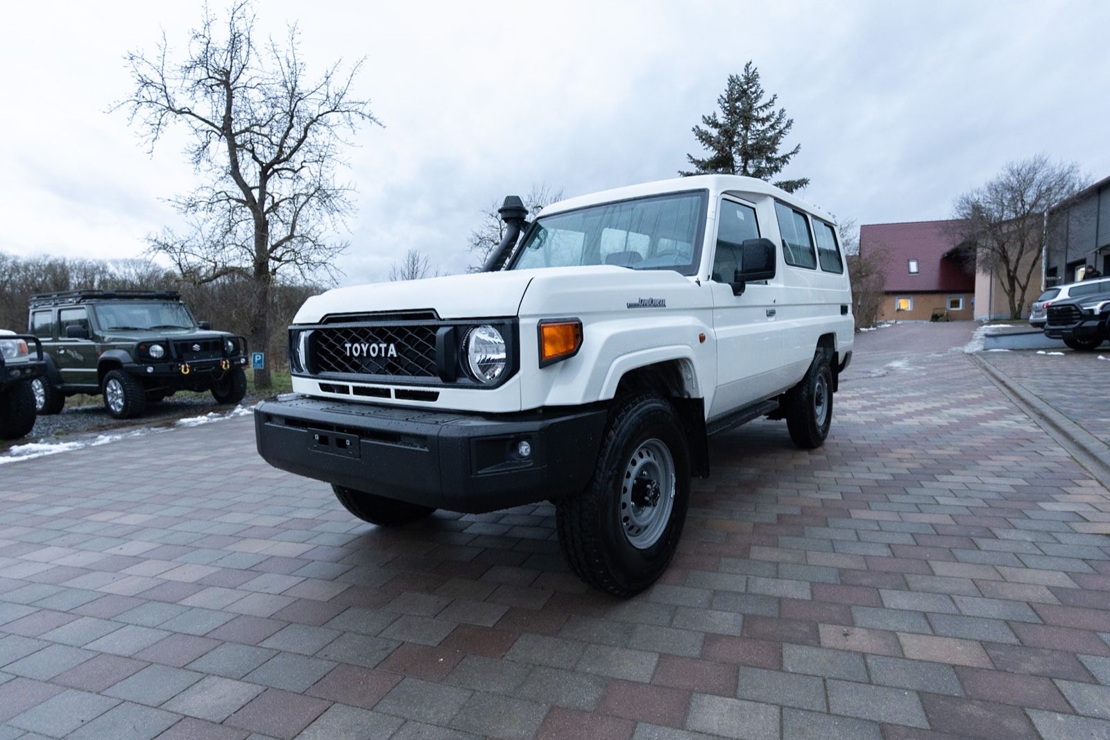 Toyota Land Cruiser GRJ78 LX 2025 Facelift