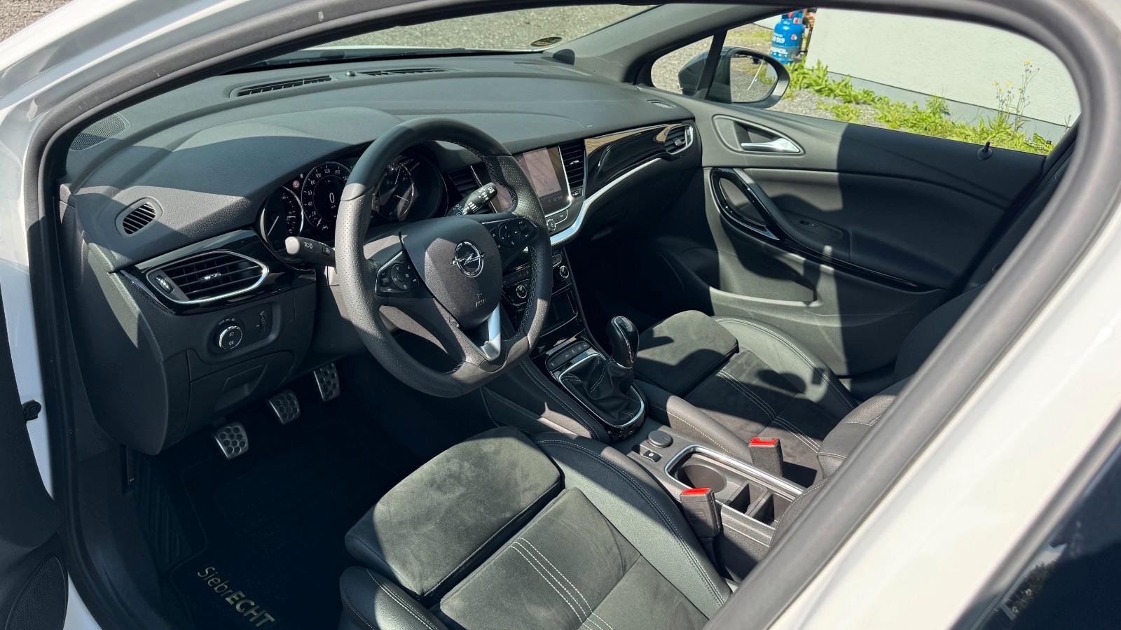 Opel Astra K SportsTourer Elegance Alcantara Led Navi