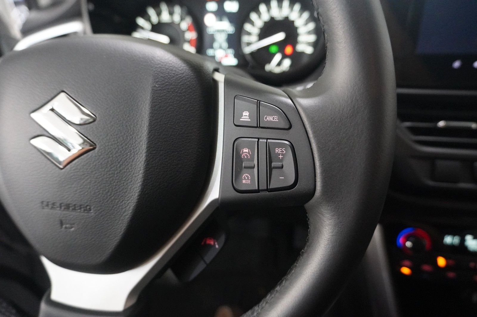 Fahrzeugabbildung Suzuki (SX4) S-Cross 1.4 COMFORT NAVI/LED/KAMERA/SH/DAB