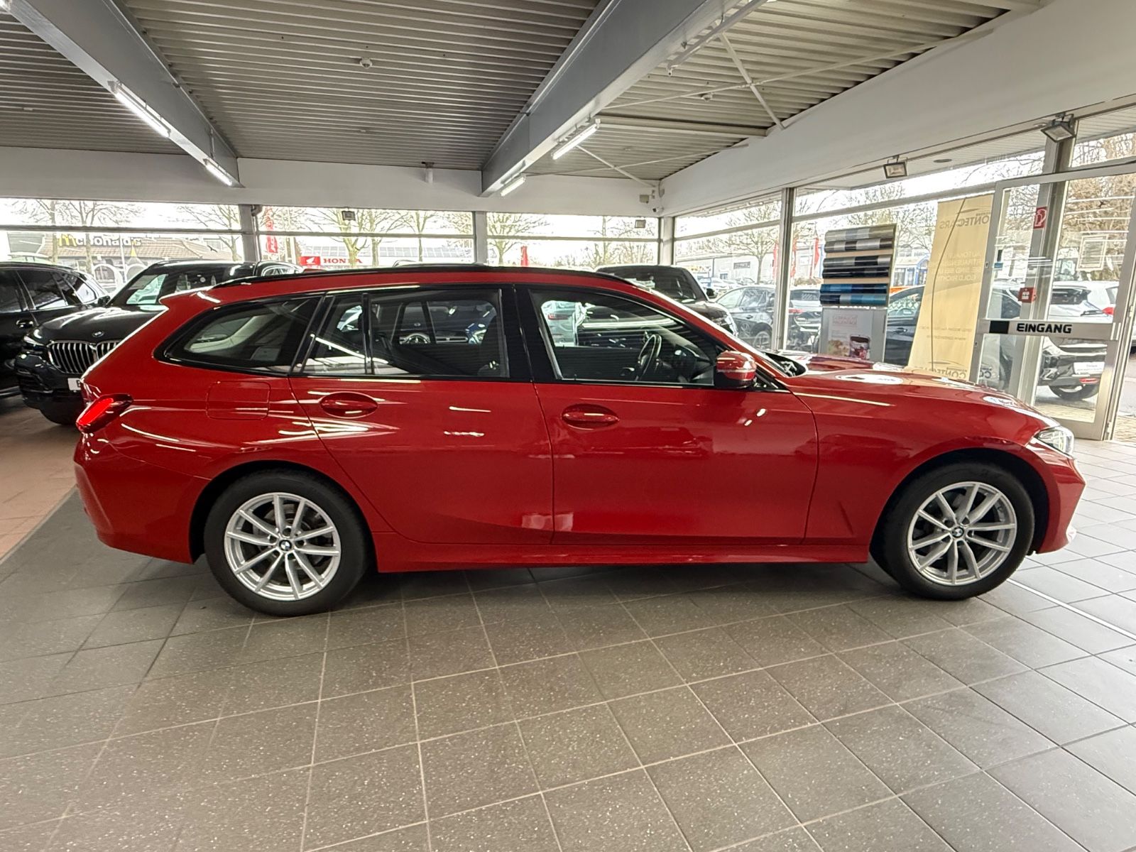 BMW 320 d xDrive Touring III Driving Assistant III foto 8