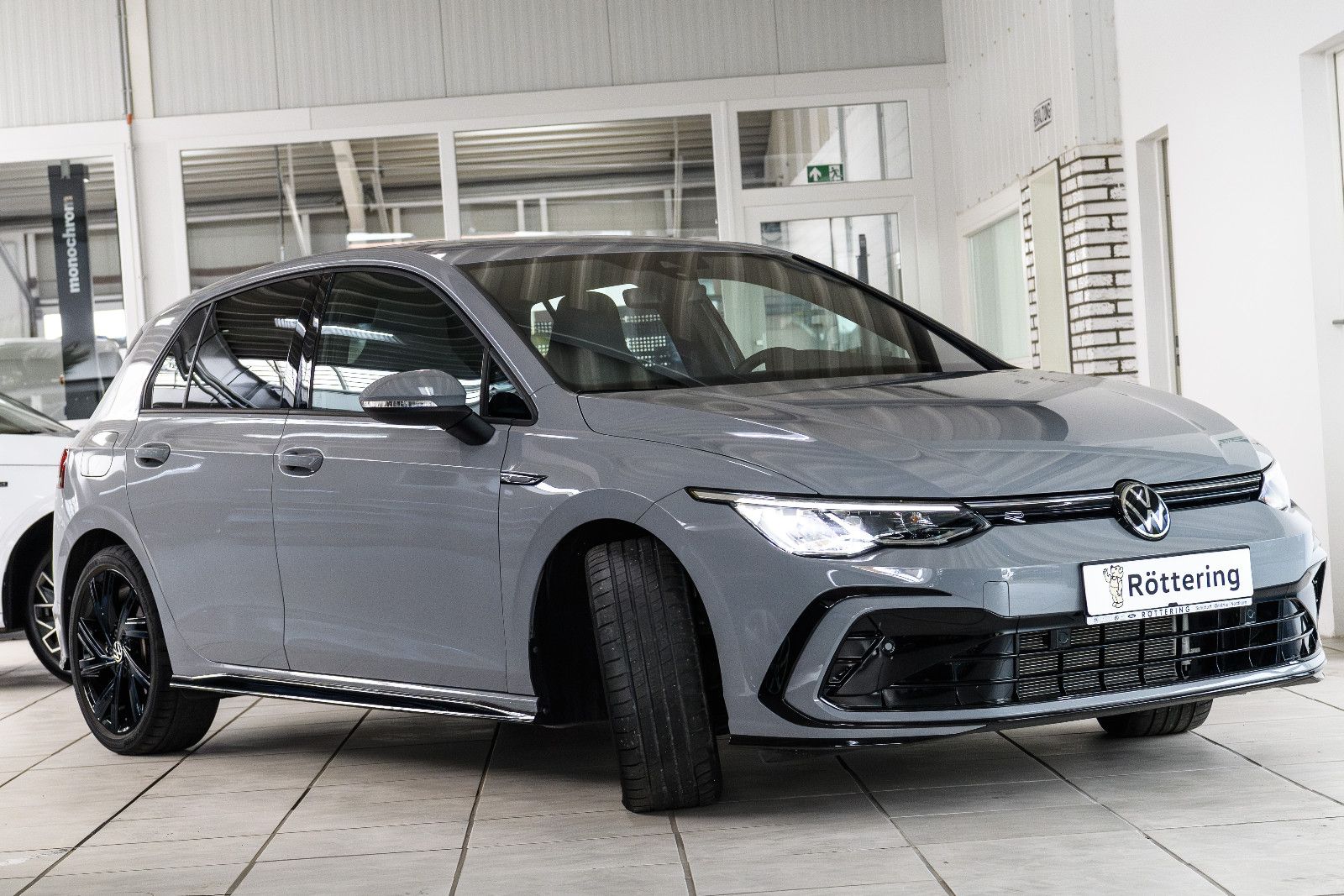 Fahrzeugabbildung Volkswagen Golf VIII R-Line 1.5 eTSI LED+KAMERA+APP+SHZ