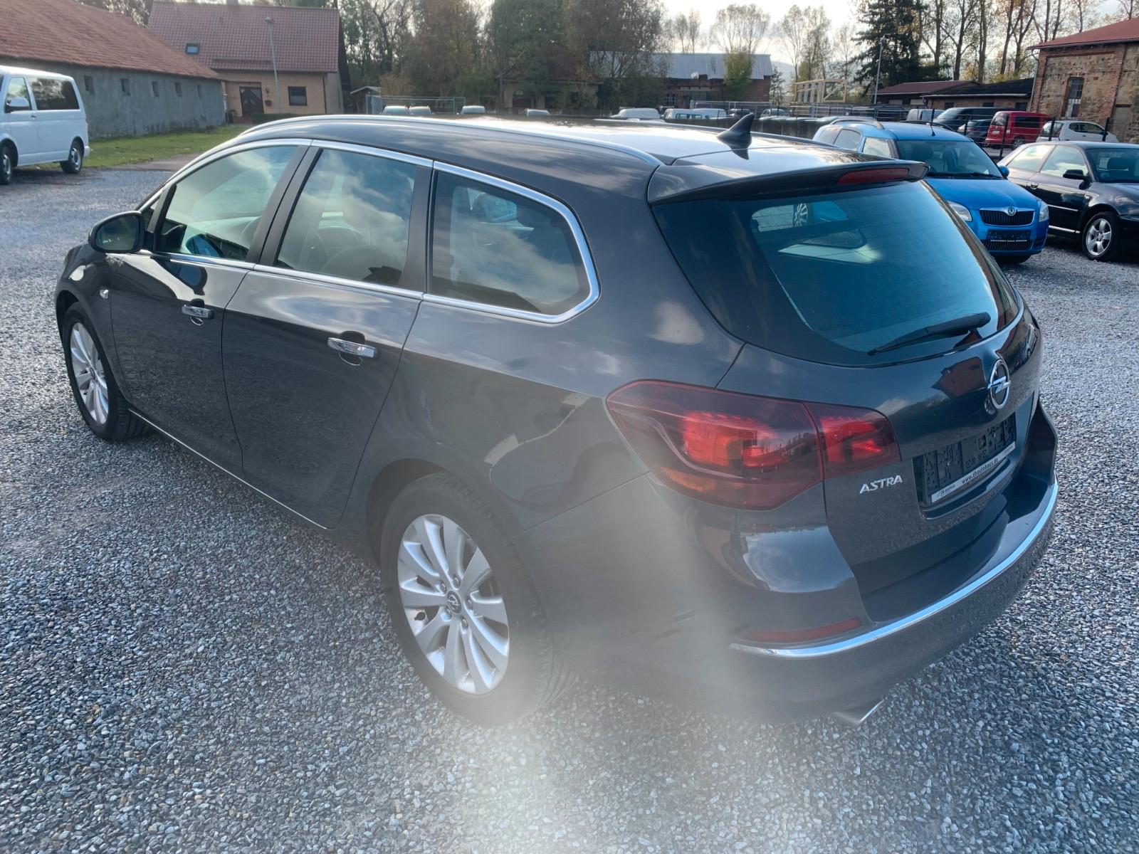 Opel Astra 2013 — photo 5