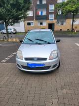 Ford Fiesta, silber, guter Zustand - Ford Fiesta: Kombi