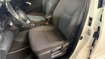 Toyota Yaris - 12