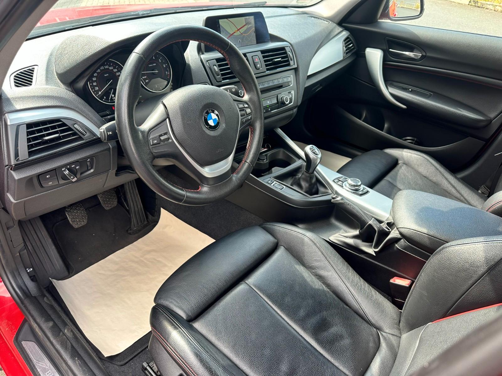 BMW 116i Sport Line Vollleder Bi-Xenon Navi 1.Hand