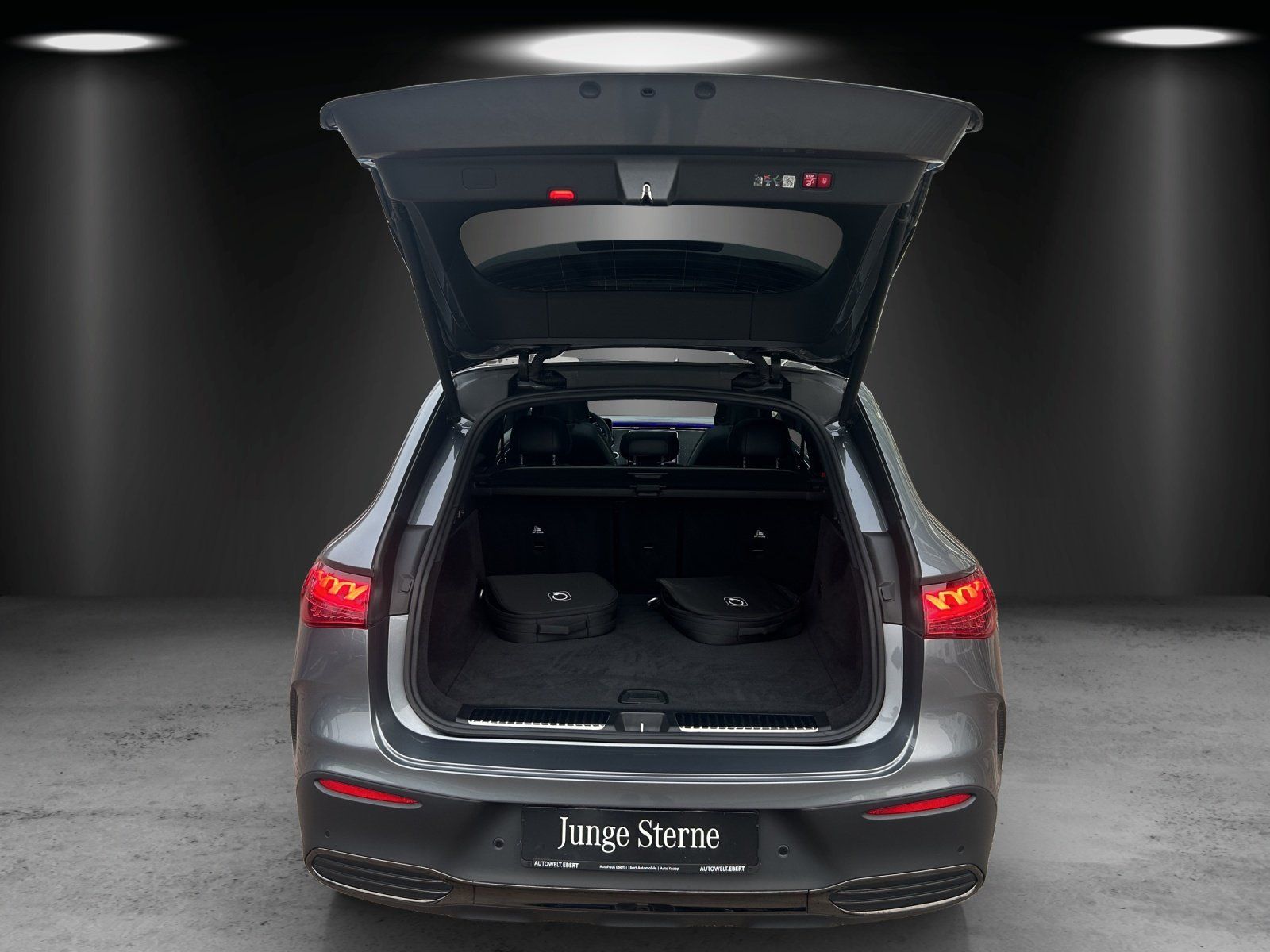 Fahrzeugabbildung Mercedes-Benz EQE300 SUV AMG Premium DISTRO Pano 22KW Memo 21"