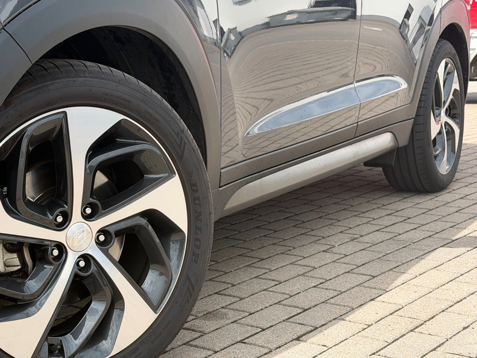 Fahrzeugabbildung Hyundai TUCSON 1.7 CRDi Premium *Totwinkl*8fach*AHK*LED*